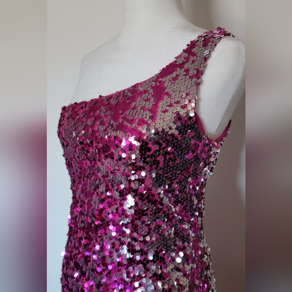 Dress - Picture 6 of 7